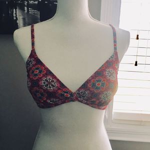 NWT Alofaaga Bikini Top